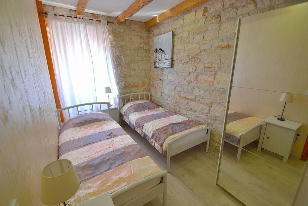 Villa Giardin Novigrad Istria Buitenkant foto