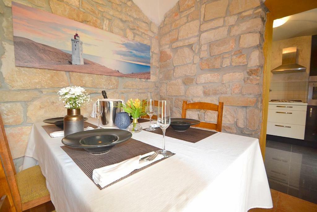Villa Giardin Novigrad Istria Buitenkant foto