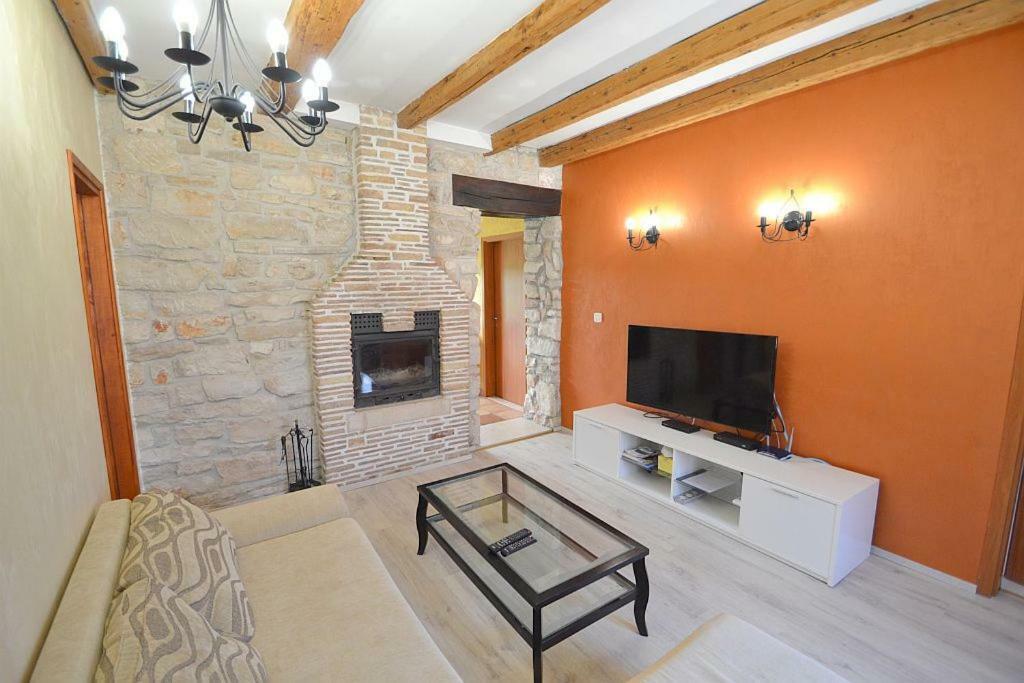 Villa Giardin Novigrad Istria Buitenkant foto