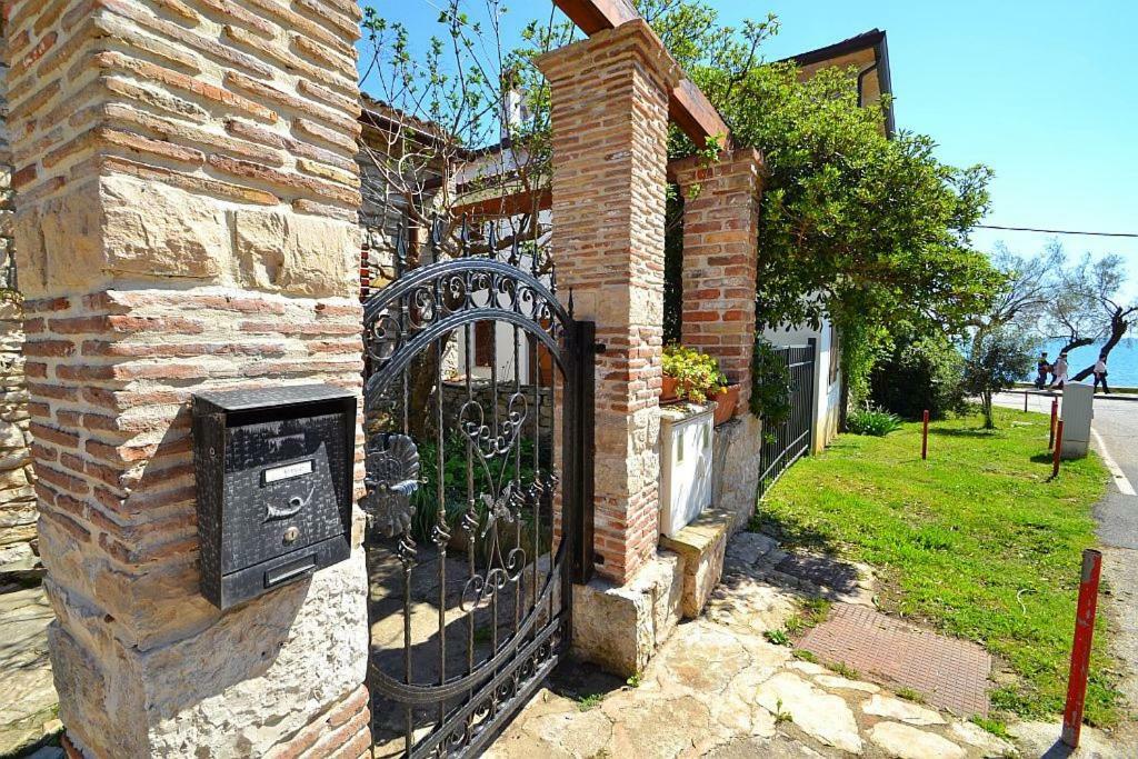 Villa Giardin Novigrad Istria Buitenkant foto